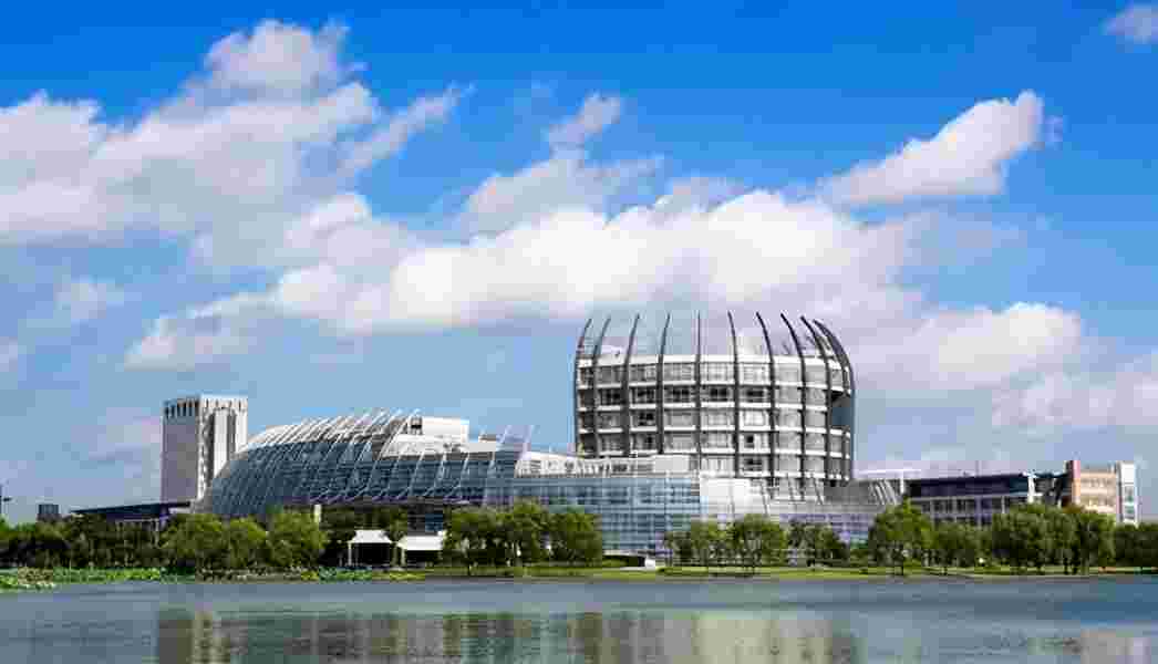 东华大学全国排名第几，2021校友会公布全国排第70，上海市第7