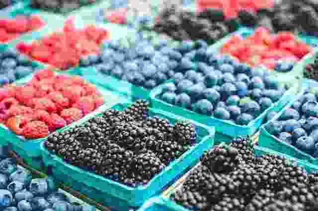 黑莓是什么水果 和树莓黑加仑的区别