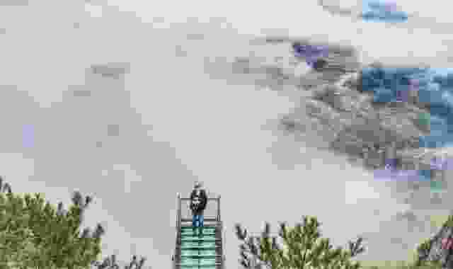 浙江玻璃栈道挤爆(浙江哪有玻璃桥景点) 浙江玻璃栈道挤爆(浙江哪有玻璃桥景点)