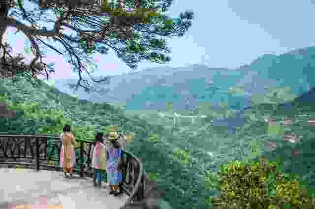 浙江玻璃栈道挤爆(浙江哪有玻璃桥景点) 浙江玻璃栈道挤爆(浙江哪有玻璃桥景点)