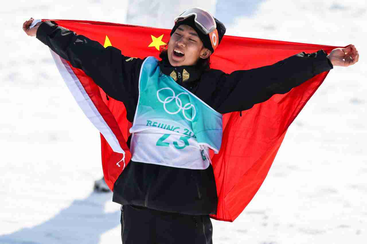 冬奥冠军集体给苏翊鸣唱生日歌 现场是什么样的场面呢 冬奥冠军集体给苏翊鸣唱生日歌 现场是什么样的场面呢