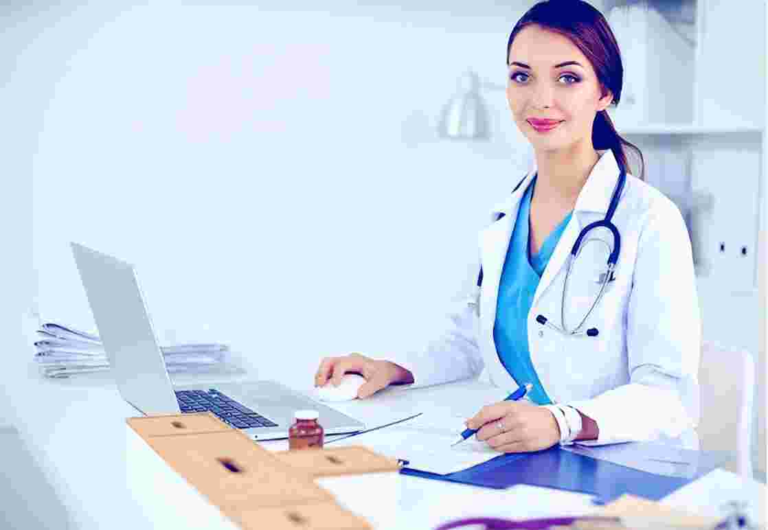 为什么做手术的医生要穿绿色的衣服(6个真相解答：手术时医生为什么穿绿色)