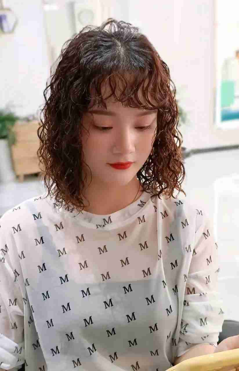 头发少适合什么发型 发量少的女生适合什么发型