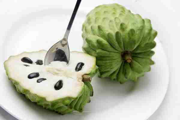 孕妇吃哪些水果对胎儿发育好(孕妇必吃的12种水果) 孕妇吃哪些水果对胎儿发育好(孕妇必吃的12种水果)