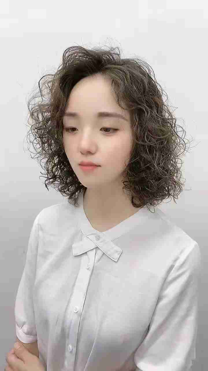 头发少适合什么发型 发量少的女生适合什么发型 头发少适合什么发型 发量少的女生适合什么发型