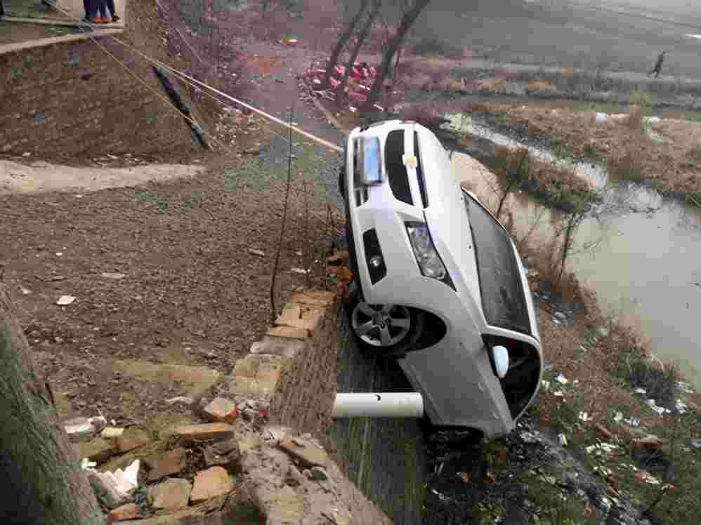 自己把车刮了可以走保险吗(出险规则如下)