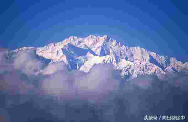 世界十大高峰排名前十(世界上十大高峰分别是什么) 世界十大高峰排名前十(世界上十大高峰分别是什么)