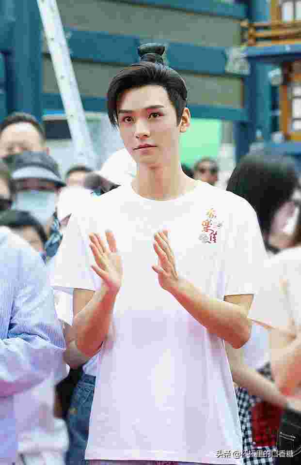 盛一伦gv资源(杨洋追迪丽热巴7个月)