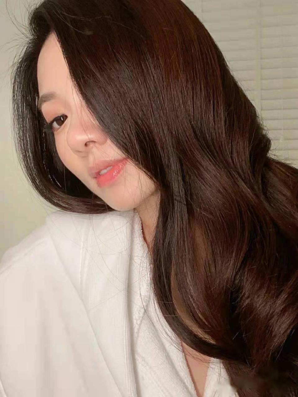 阿道夫洗发水掉发严重(为什么使用阿道夫洗发水近一小瓶后，每次洗头就会疯狂掉发)