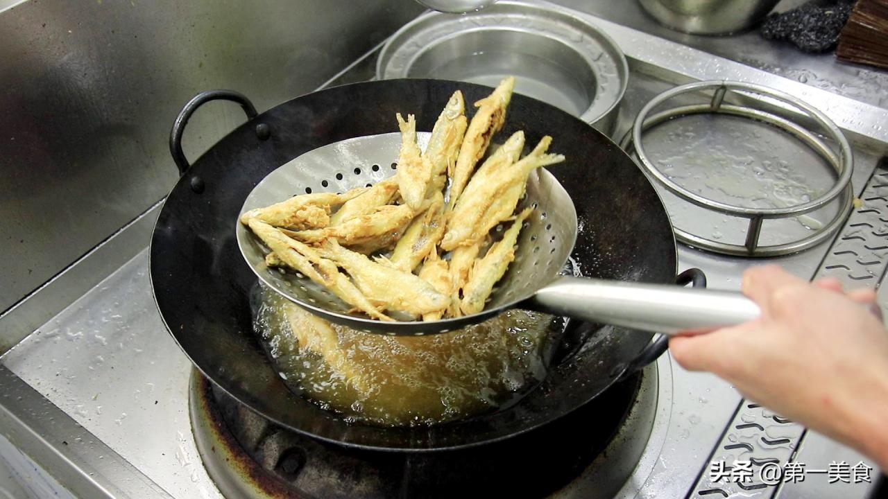 面粉油炸小零食做法(面粉做小吃100种)