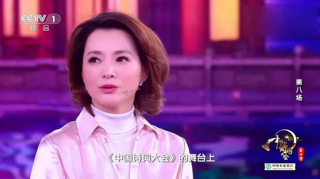 为什么董卿被央视解雇了(央视主持人董卿去了哪里?
