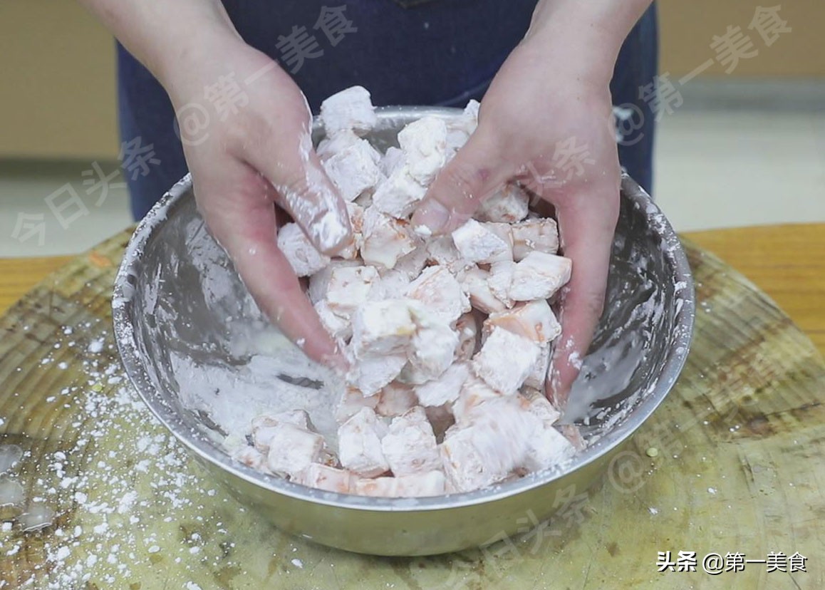 面粉油炸小零食做法(面粉做小吃100种)