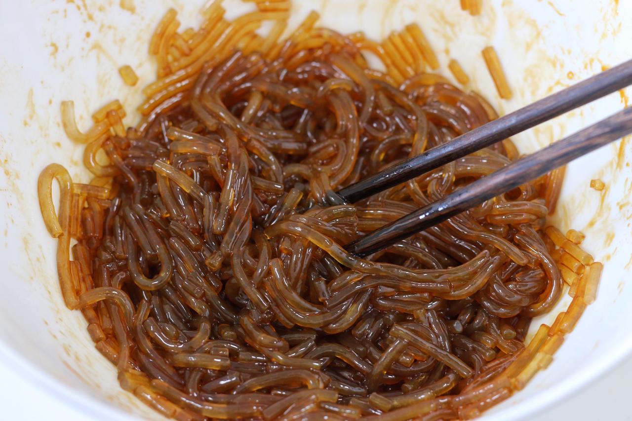 韭菜鸡蛋馅包子需要蒸几分钟(韭菜包子冷水上锅蒸多久)