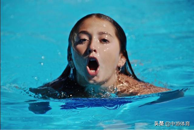 蛙泳换气不下沉的技巧(游蛙泳总是沉下去,是什么原因,怎样改) 蛙泳换气不下沉的技巧(游蛙泳总是沉下去,是什么原因,怎样改)