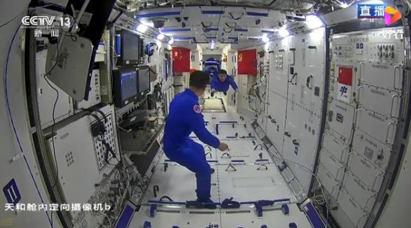3名航天员在空间站的精彩生活(航天员快乐星球之旅)