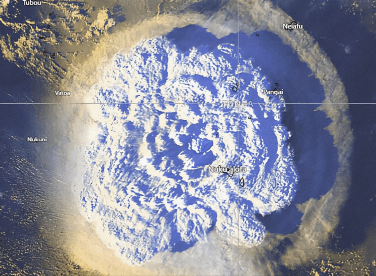 汤加火山的威力相当于1000颗核弹，23万日本人避难，或者是夏天