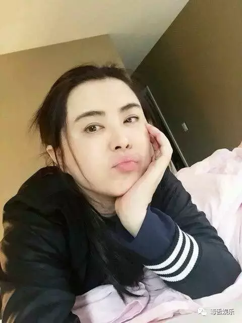 王祖贤出车祸是真的吗?事故发生后身体状况下降