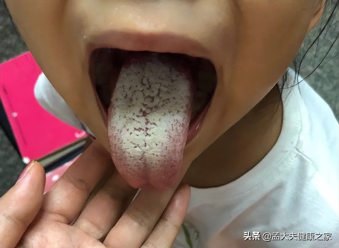 吃一次等于吃10个塑料袋，7岁男孩因为毒晚餐积食不长