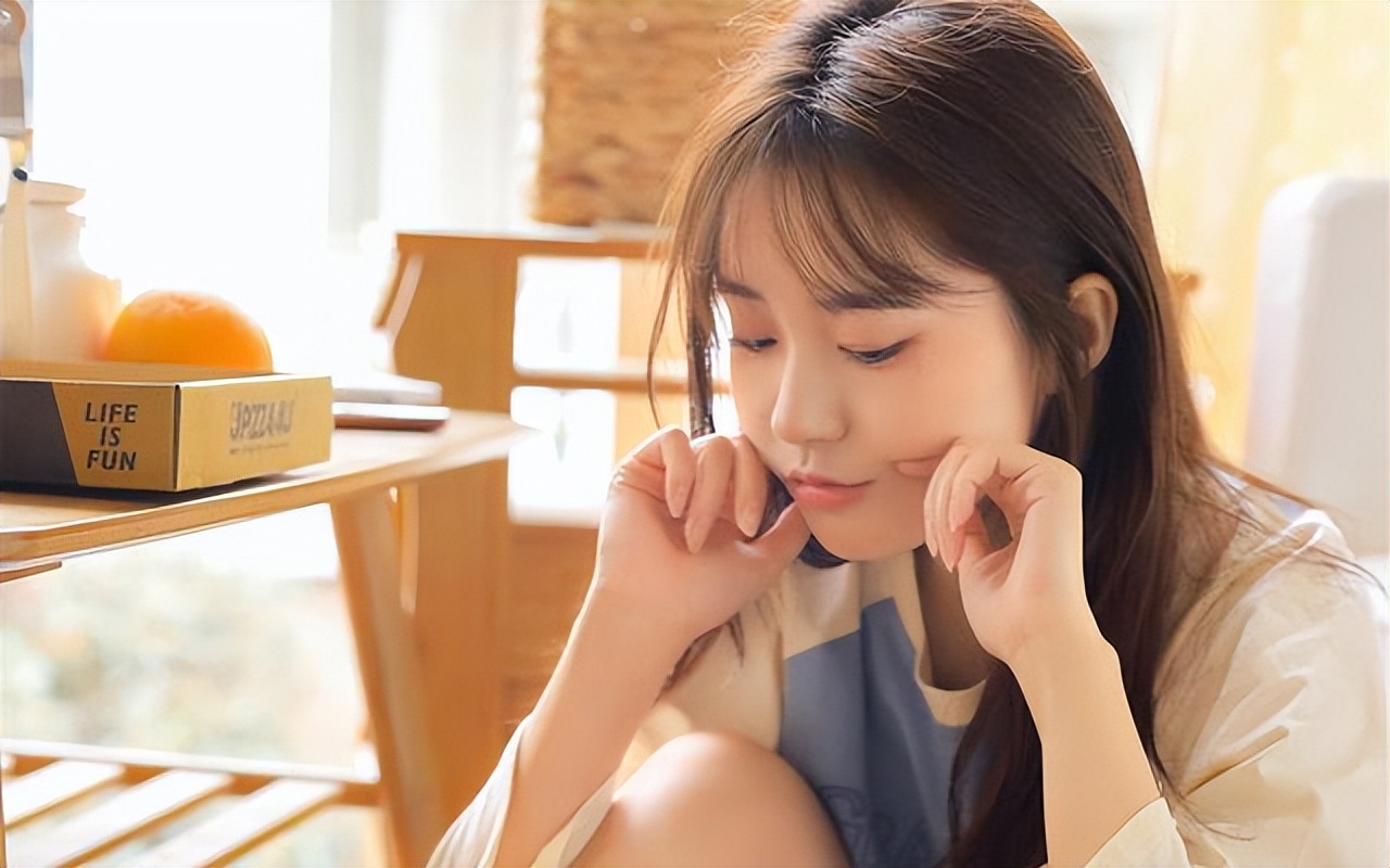 女人的隐私故意向男孩解释什么?这意味着她对你着迷