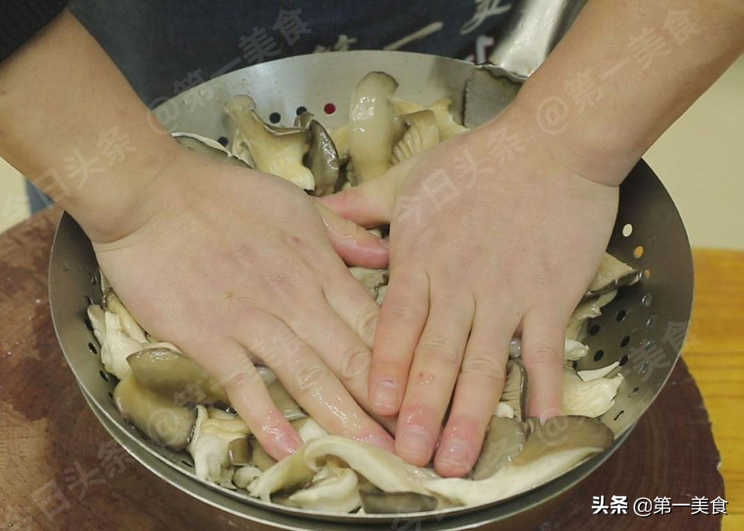 面粉油炸小零食做法(面粉做小吃100种)