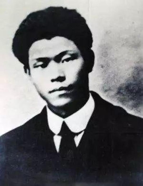 曹锡三的爱国传奇故事(报效祖国的故事名人及事迹)