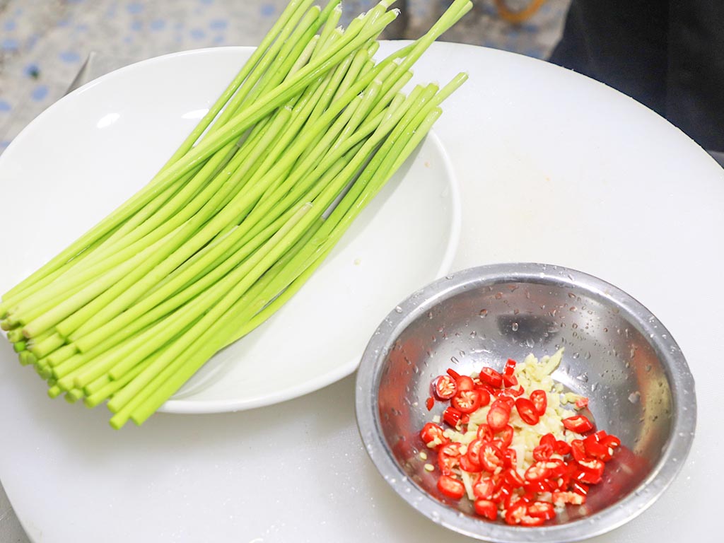 大蒜吃法介绍(大蒜怎么吃) 大蒜吃法介绍(大蒜怎么吃)