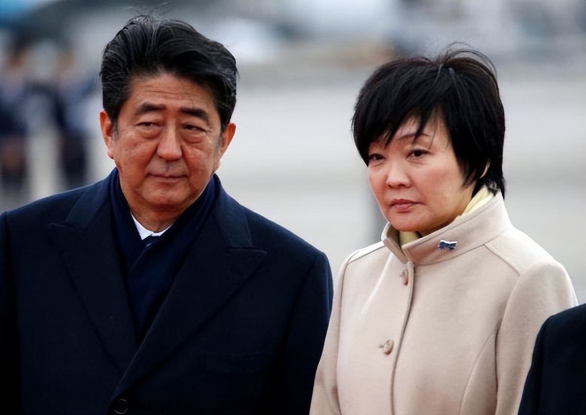 安倍老婆多少岁是哪国人 安倍昭惠为什么无法生育子女