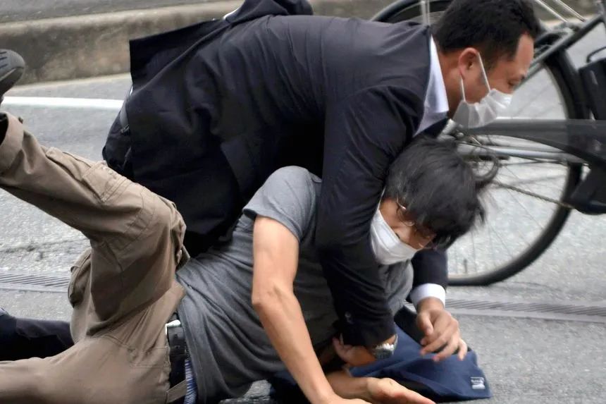 山上徹也为什么杀安倍晋三（凶手刺杀安倍原因）