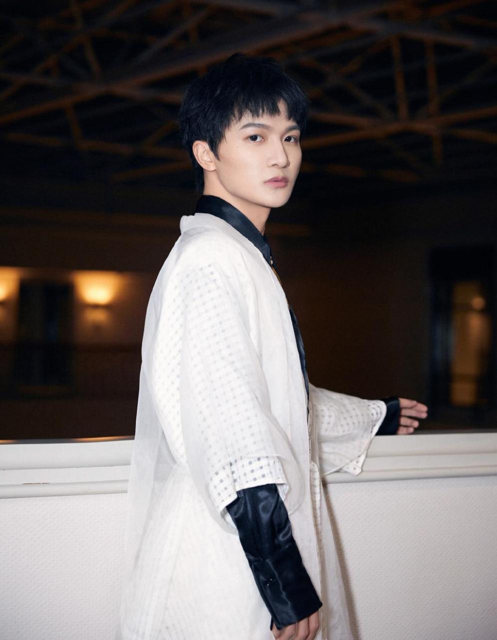 周深多高，周深的妻子