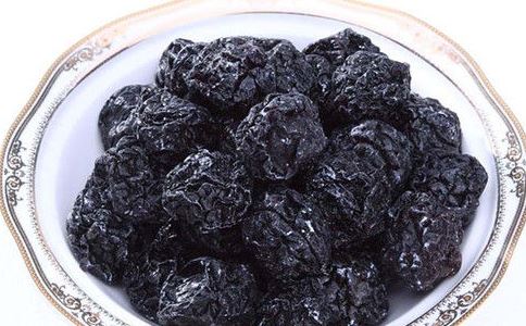 泡水喝有什么好处和坏处(乌梅的功效与作用及食用方法)