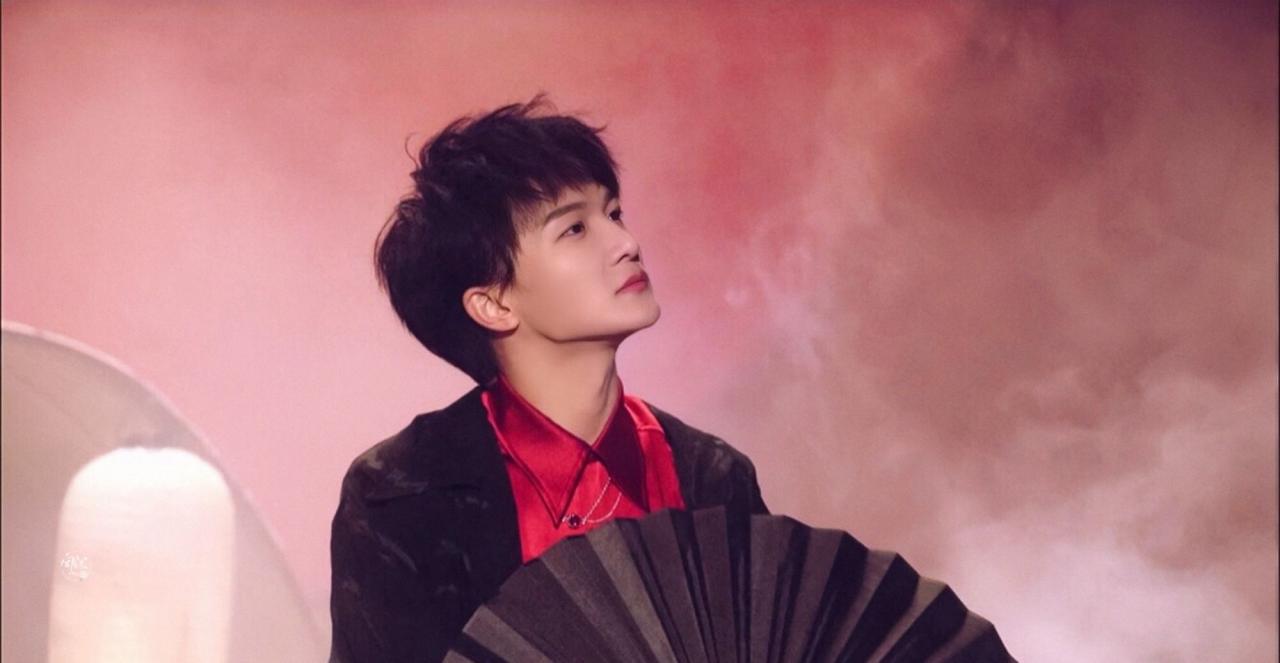 周深多高，周深的妻子