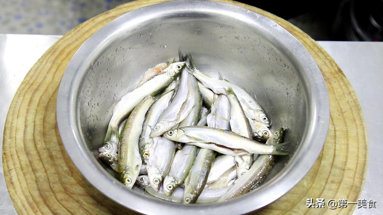 面粉油炸小零食做法(面粉做小吃100种)