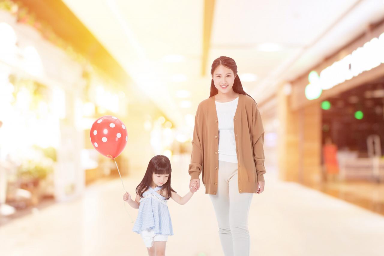 幼儿28-30个月早教计划(“3翻6坐7滚8爬”科学训练宝宝的大运动)