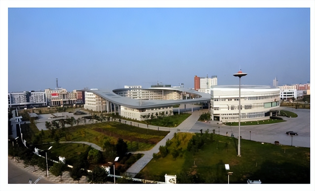 中国唯一没有机场的省会(中国飞机场最多的省)