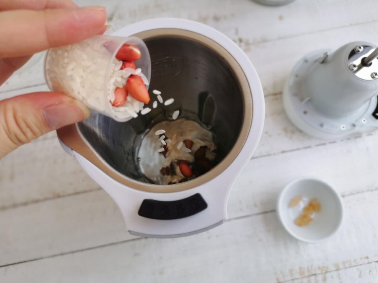 常吃13种食物让白发变黑发 常吃13种食物让白发变黑发