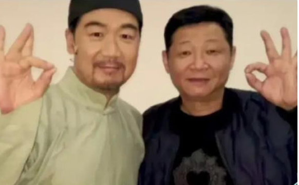 三德子赵亮成养鸡大户带领乡亲致富 张国立为其义气宣传