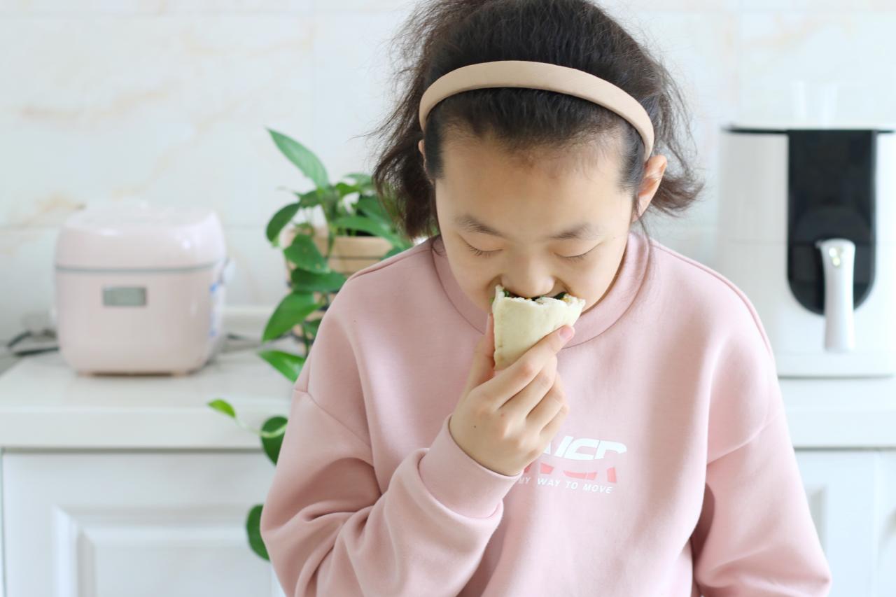 韭菜鸡蛋馅包子需要蒸几分钟(韭菜包子冷水上锅蒸多久)