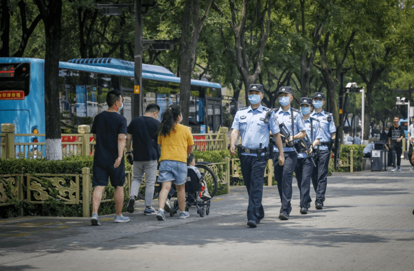 西安独居孕妇深夜临盆警察签字担保