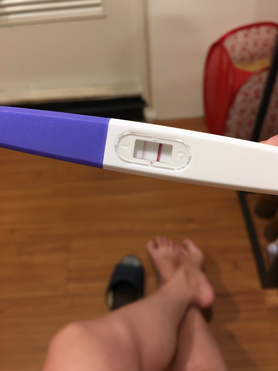 验孕棒一深一浅是否怀孕(女性必须知道五个原因,秒知道验孕的重要性) 验孕棒一深一浅是否怀孕(女性必须知道五个原因,秒知道验孕的重要性)