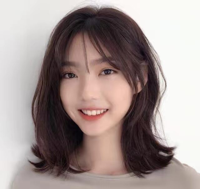 圆脸适合哪种锁骨发(想留长，圆脸，能不能介绍一些不用很打理散着也好看的发型)