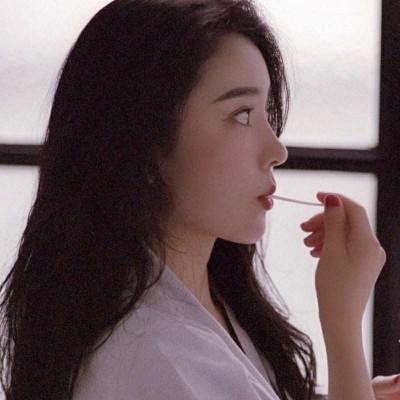 女人看不起所有的昵称(安利看不起所有释然的网名2022)
