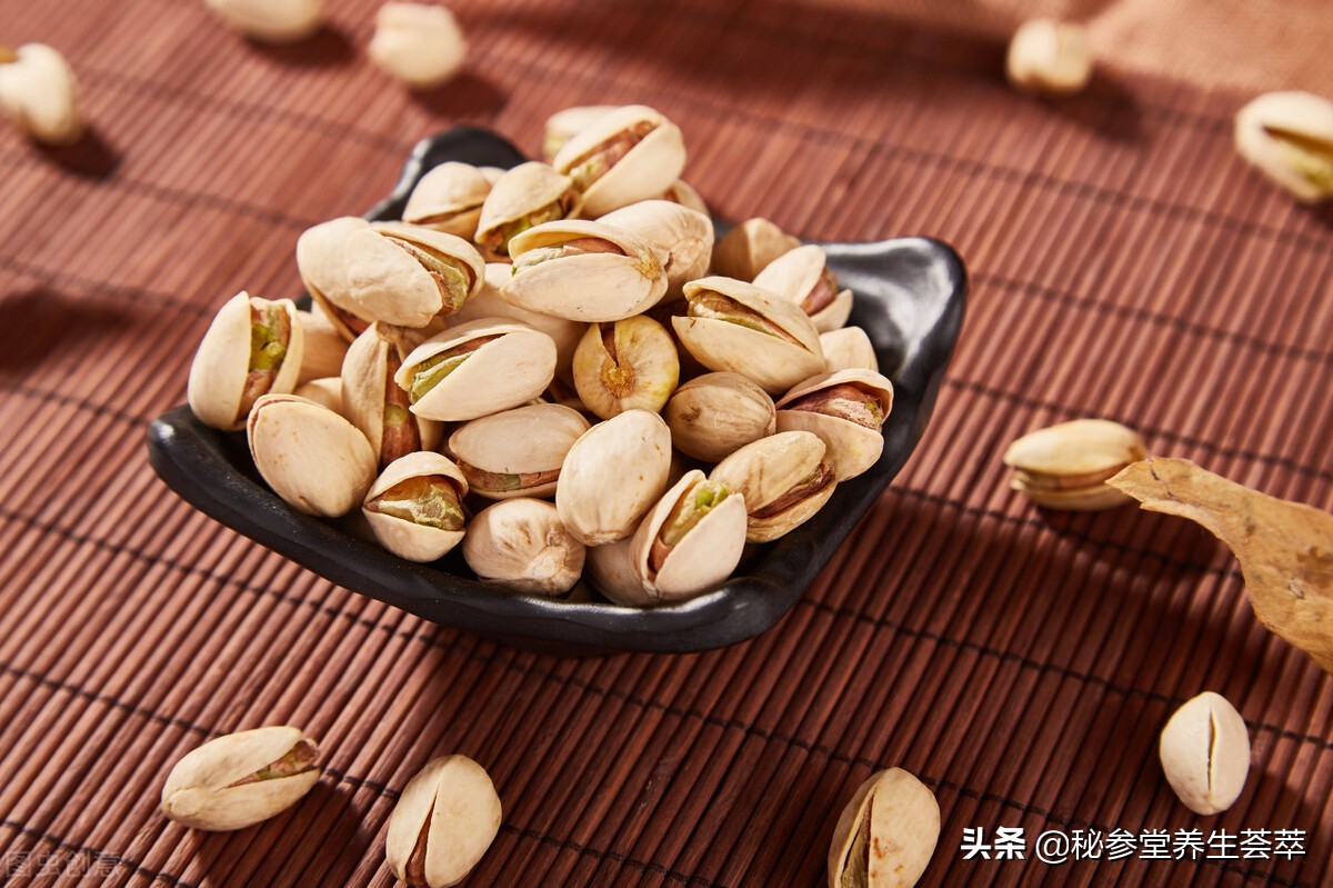 开心果的功效与作用禁忌(开心果一天吃多少粒为宜)