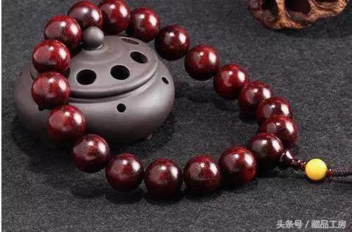 小叶紫檀佛珠怎么保养(檀木佛珠怎么保养)
