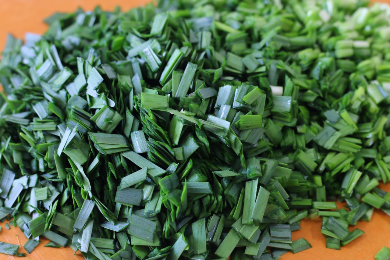 韭菜鸡蛋馅包子需要蒸几分钟(韭菜包子冷水上锅蒸多久)