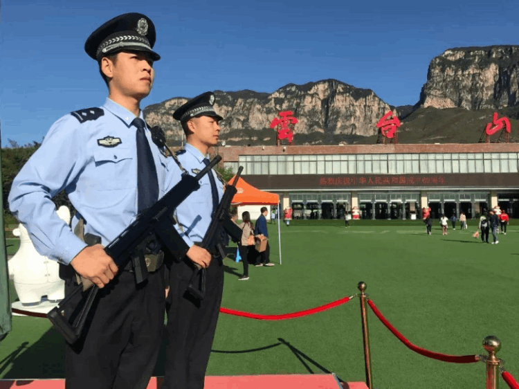 狱警(狱警和公安待遇哪个好)