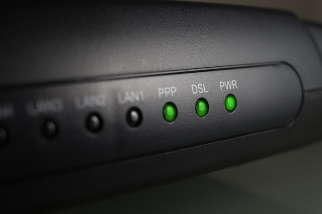 光猫和路由器有什么区别?有路由器还要猫吗哪里买