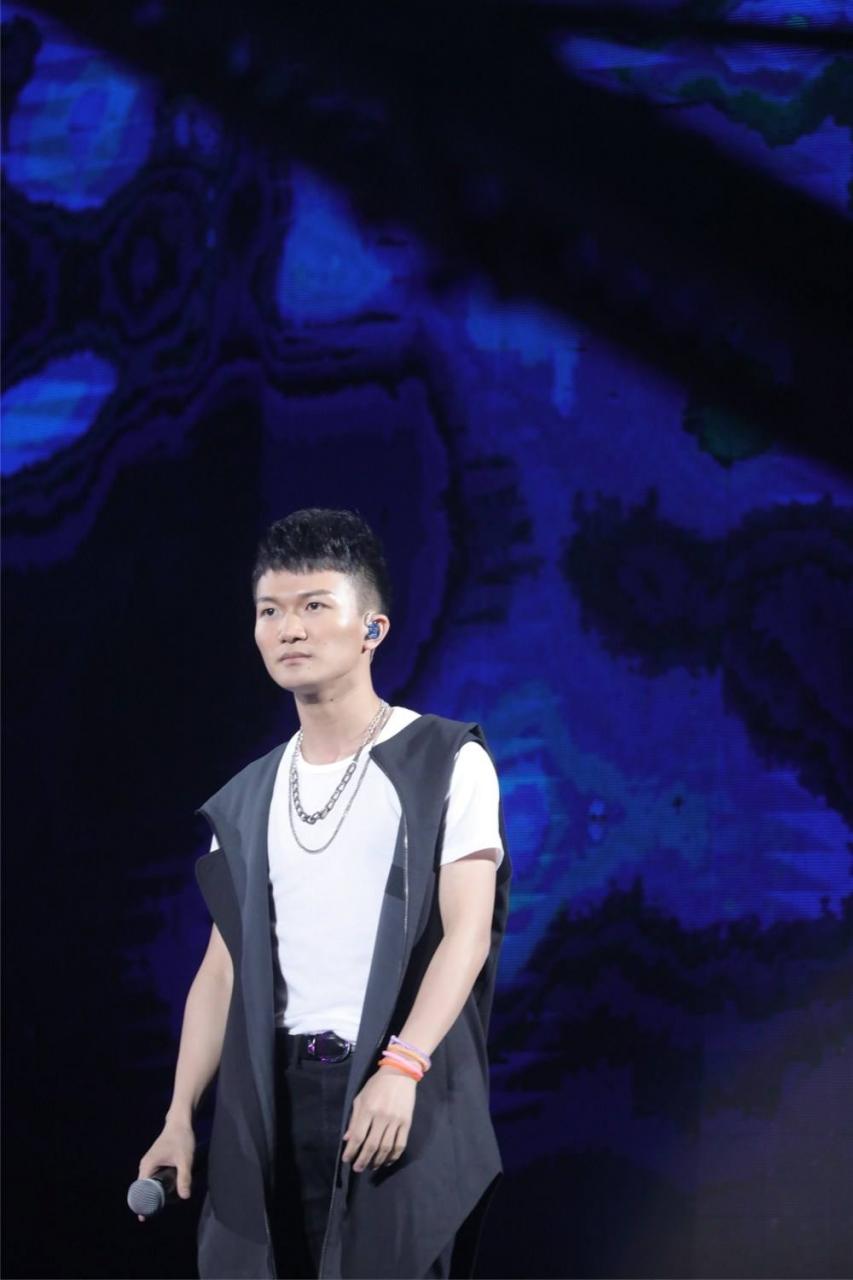 周深多高，周深的妻子