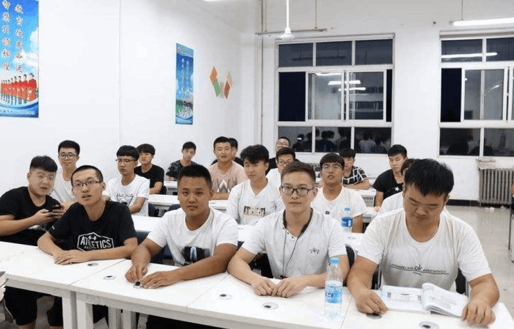 全国专科学校排名(深职一骑绝尘排第1东三省高职并不出色)