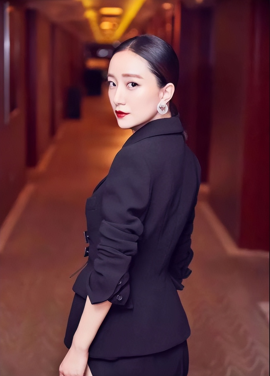 李倩个人资料简介（被点了美人痣）