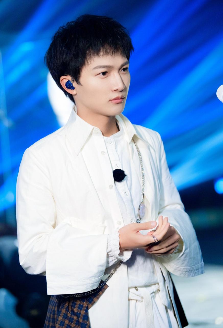 周深多高，周深的妻子